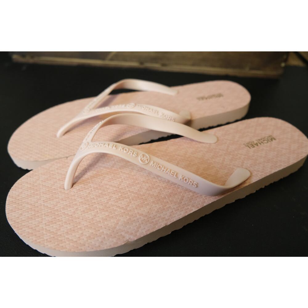 NWOT Michael Kors Eva Signature Light Pink/Golf Logo Embossed Flip Flop Thong